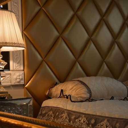Le Petit Versailles Vernon  Bagian luar foto